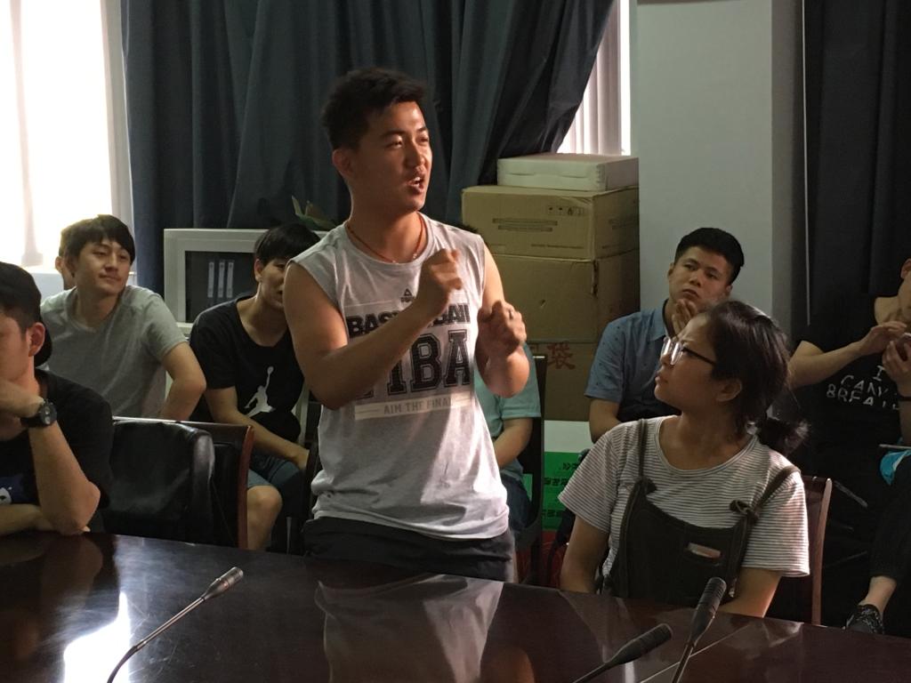 员工代表乔文葆发言